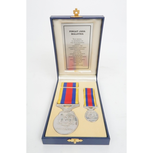 631 - WITHDRAWN: A QUEEN ELIZABETH II GROUP OF FOUR CAMPAIGN MEDALS & THE OPERATIONAL SERVICE MEDALto ... 