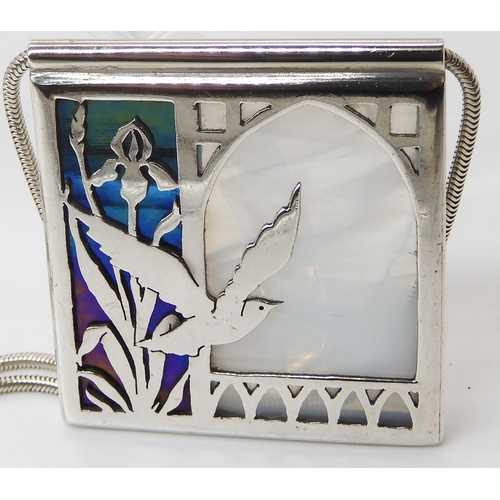 798 - A SILVER AND GLASS BIRD PENDANTby Shawn and Ann Lester of Lightwing Jewellery, Vermont. Pendant 4.2c... 