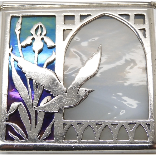 798 - A SILVER AND GLASS BIRD PENDANTby Shawn and Ann Lester of Lightwing Jewellery, Vermont. Pendant 4.2c... 