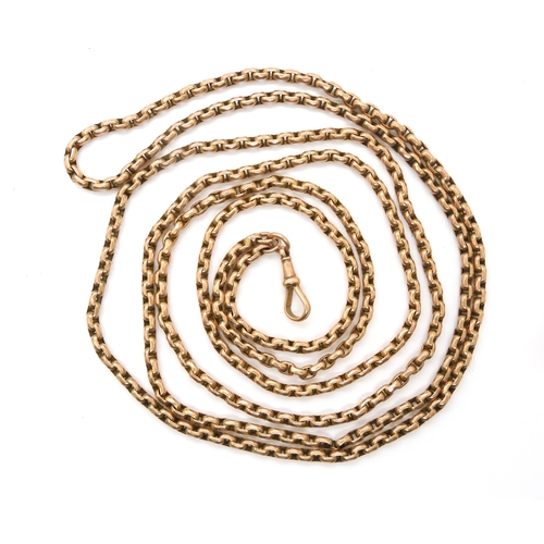 836 - A 9CT GOLD VINTAGE GUARD CHAINthe belcher chain has a facet pattern to the edges. Stamped 9ct to the... 