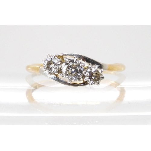 843 - AN 18CT AND PLATINUM THREE STONE DIAMOND RINGset with estimated approx 0.40cts combined. Finger size... 