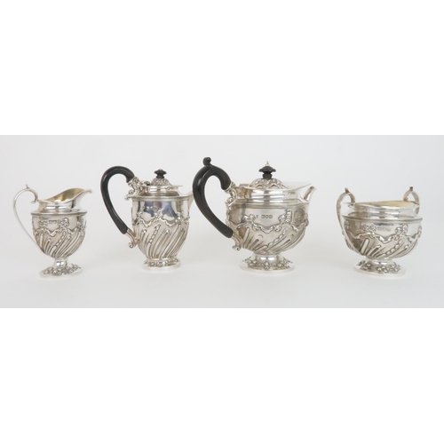 923 - A BACHELOR'S FOUR PIECE SILVER TEA SERVICEby Holland, Aldwinkle & Slater, London 1898, 1899, 190... 