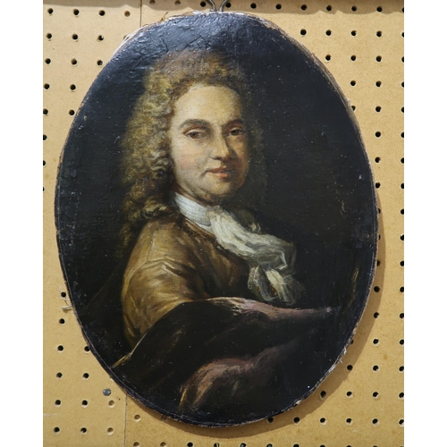 970 - BRITISH SCHOOL (18th Century) Portrait of a gentleman, head and shoulders, oil on canvas, oval,... 