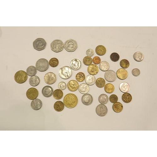 494 - A quantity of mostly foreign coins