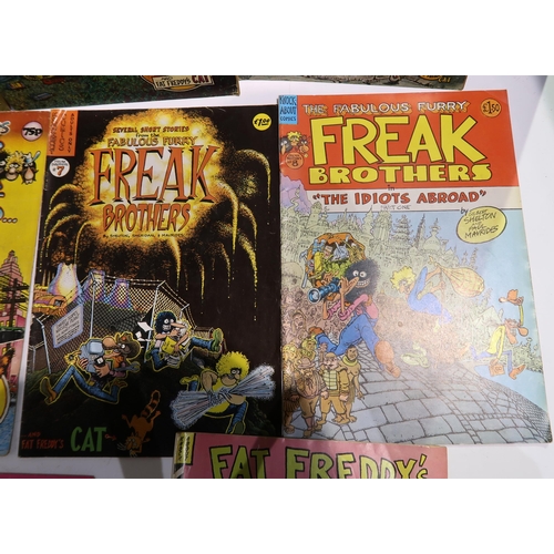 476 - A lot of Fabulous Furry Freak Brothers comics etc