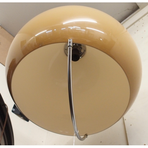 117 - A mid 20th century Guzzini rise and fall ceiling light