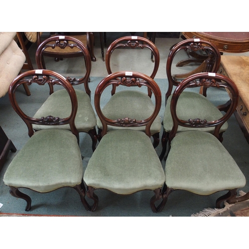 122A - A lot of six Victorian rosewood balloon back parlour chairs (6)