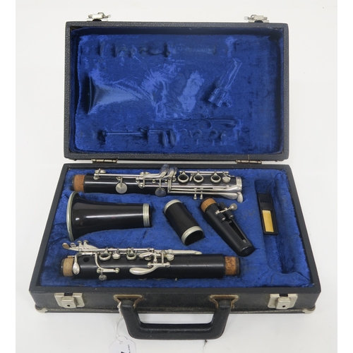 421 - A Martin Freres 740 clarinet serial number 84475 in fitted case