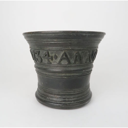 158 - A 17/18TH CENTURY BRONZE MORTARwith inscription Anno 1634 Anno 1734, 13cm high... 