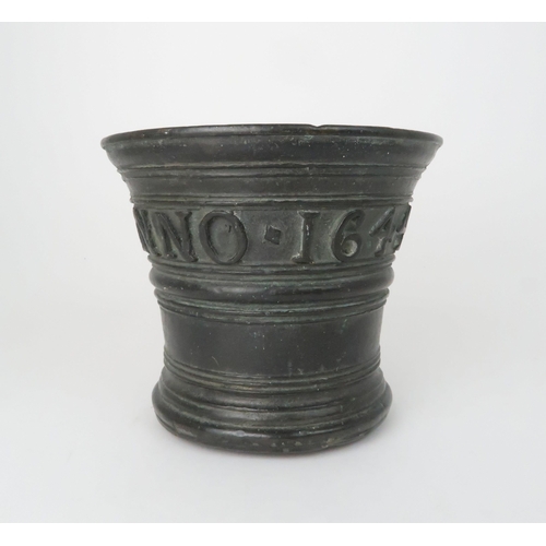 158 - A 17/18TH CENTURY BRONZE MORTARwith inscription Anno 1634 Anno 1734, 13cm high... 