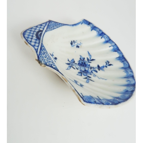 175 - A LIVERPOOL BLUE AND WHITE TEAPOTthe small globular form painted with the Two Men Bowing pattern, 12... 