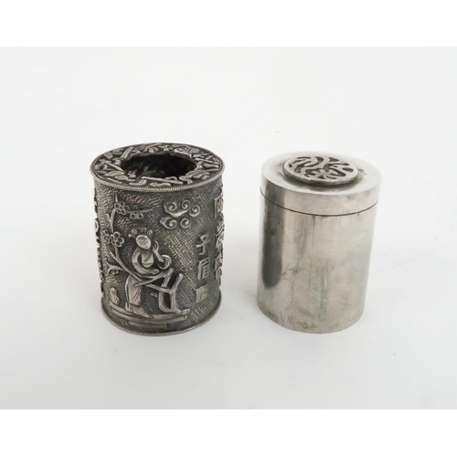 410 - A CHINESE EXPORT SILVER CYLINDRICAL POWDER BOXdecorated with ladies, calligraphy and bamboo, stamped... 