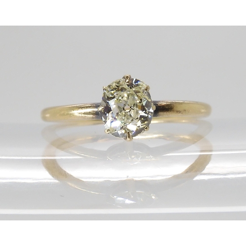 809 - A CUSHION CUT DIAMOND SOLITAIREset with estimated approx 1ct diamond, to eight clawed mount and plai... 