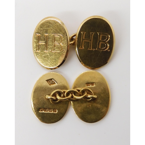 830 - A PAIR OF 18CT GOLD CUFFLINKSmonogramed to both faces HB, hallmarked Birmingham with makers mark for... 