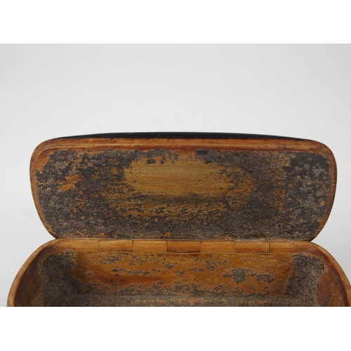 637 - A 19TH CENTURY MAUCHLINE WARE SYCAMORE AND PEN WORK SNUFF BOXpossibly by Crichton of Cumnock, the co... 