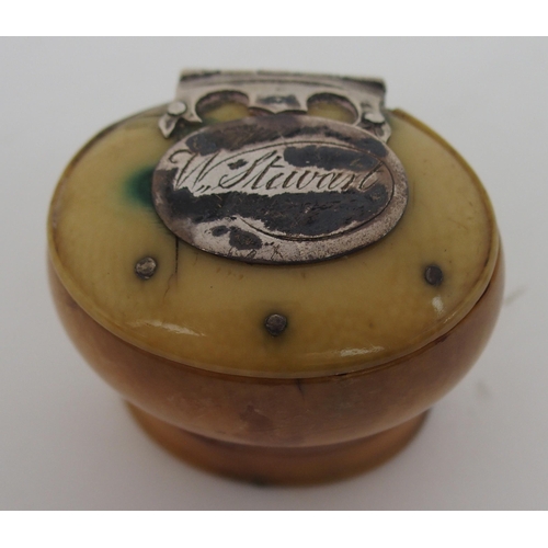 656 - A WHITE-METAL-MOUNTED SCOTTISH HORN SNUFF MULLthe hinged lid inscribed W. Stewart and another with h... 