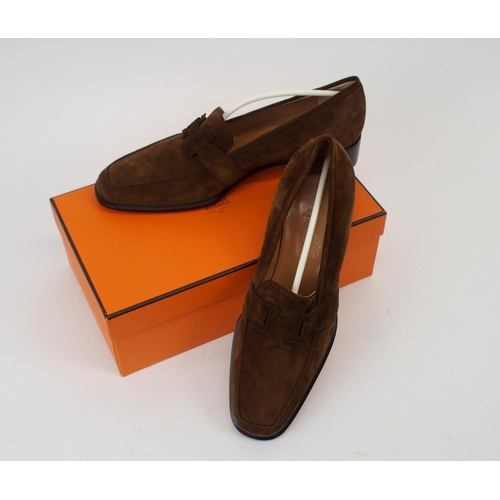 668 - A PAIR OF HERMES LADIES BROWN SUEDE LOAFERSsize 39, unused, in original box