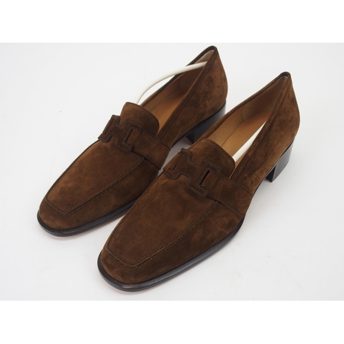 668 - A PAIR OF HERMES LADIES BROWN SUEDE LOAFERSsize 39, unused, in original box