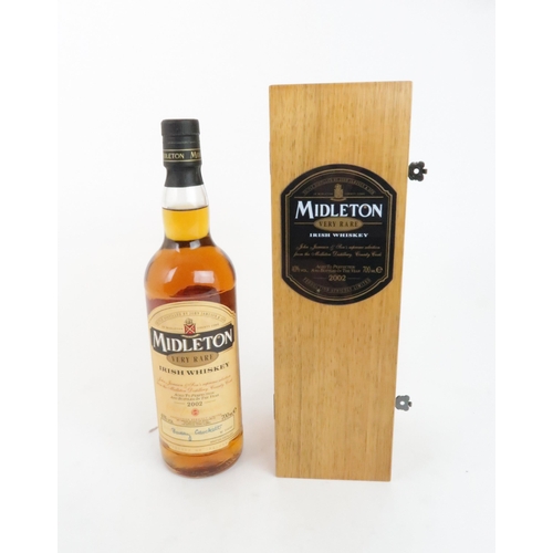 711 - MIDLETON VERY RARE IRISH WHISKEY2002, 40% Vol, 700ml, number 016881 with wood box, certificate and r... 