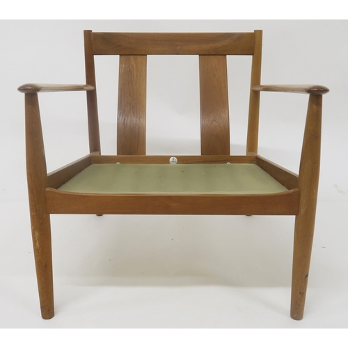 118 - A MID 20TH CENTURY TEAK GRETE JALK FOR FRANCE & SON EASY CHAIRwith two slat back seat on turned ... 