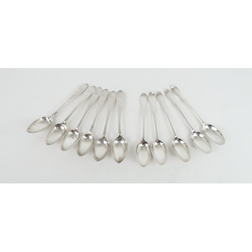 482 - A SET OF SCOTTISH PROVINCIAL SILVER TEASPOONSin the Scottish fiddle pattern, the reverse of the fini... 