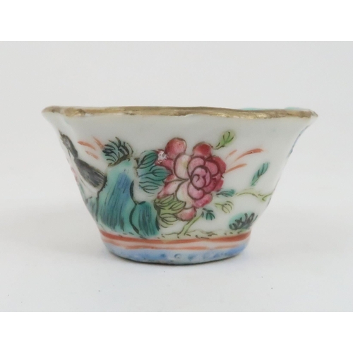 259 - A CANTON FOLIATE SHAPED CUP