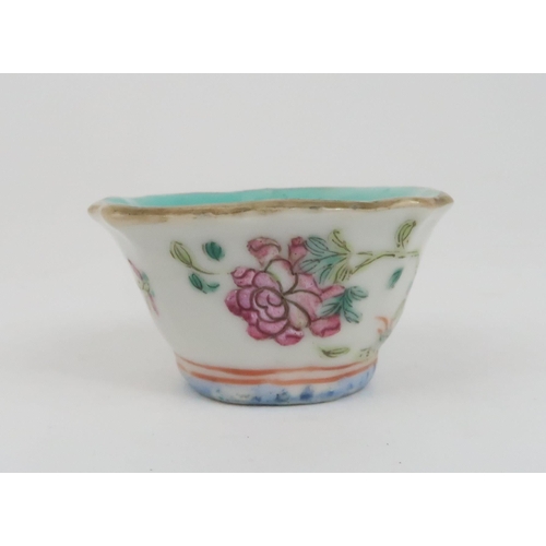 259 - A CANTON FOLIATE SHAPED CUP