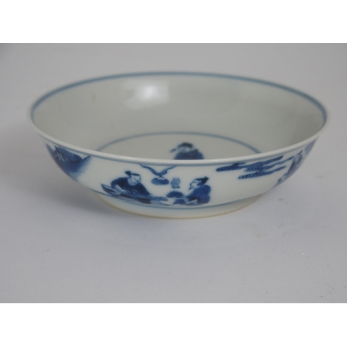 284 - A CHINESE BLUE AND WHITE DISH