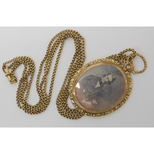 805 - A 15CT GOLD GUARD CHAIN & DAGUERREOTYPE OF A GENTLEMAN