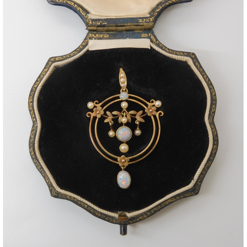 810 - AN EDWARDIAN OPAL AND PEARL PENDANT