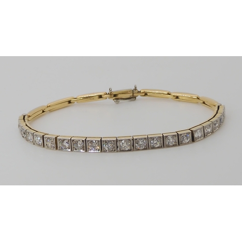 835 - AN ART DECO LINE BRACELET