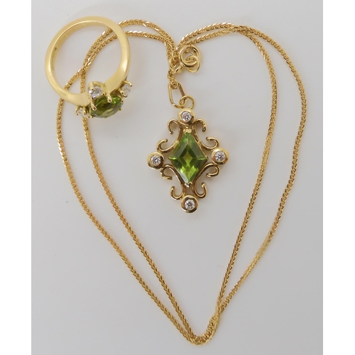 840 - AN 18CT BESPOKE PERIDOT AND DIAMOND PENDANT & RING