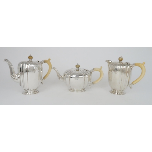 916 - A FIVE PIECE SILVER TEA & COFFEE SERVICE