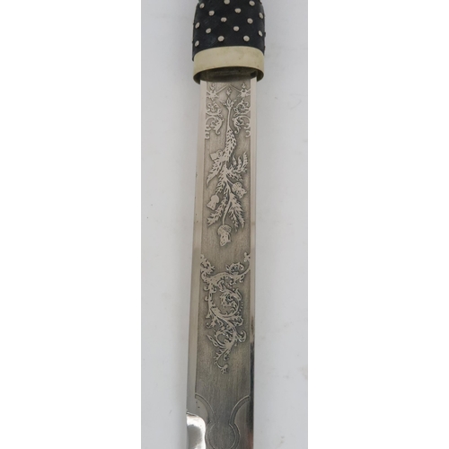 957 - A SCOTTISH REGIMENTAL PIPER'S DIRK