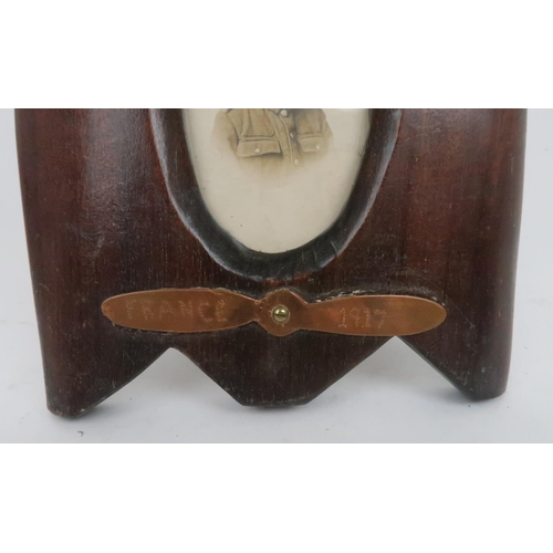 960 - A LOT COMPRISING AN AIRCRAFT PROPELLER BOSS CLOCK OR BAROMETER CASE