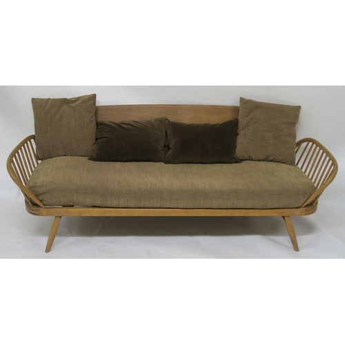 142 - A MID CENTURY ELM & BEECH ERCOL 355 DAY BED