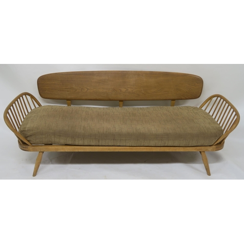 142 - A MID CENTURY ELM & BEECH ERCOL 355 DAY BED