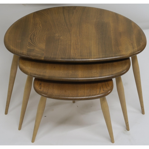 122 - A NEST OF THREE ERCOL PEBBLE TABLES