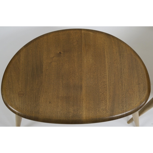 122 - A NEST OF THREE ERCOL PEBBLE TABLES