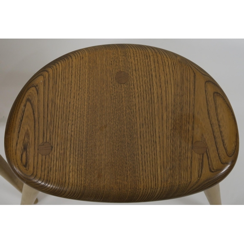 122 - A NEST OF THREE ERCOL PEBBLE TABLES