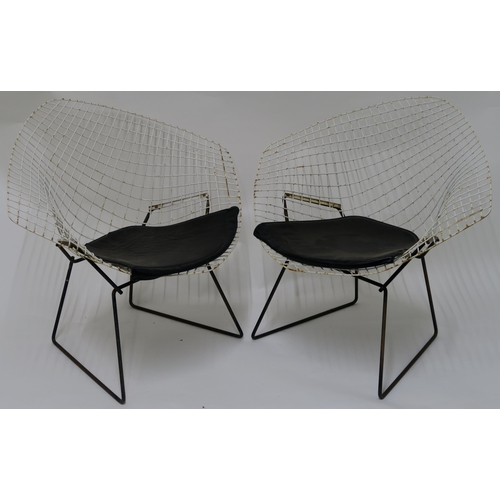 123A - A PAIR OF MID CENTURY HARRY BERTOIA DIAMOND CHAIRS