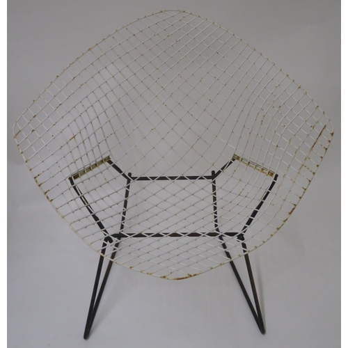 123A - A PAIR OF MID CENTURY HARRY BERTOIA DIAMOND CHAIRS