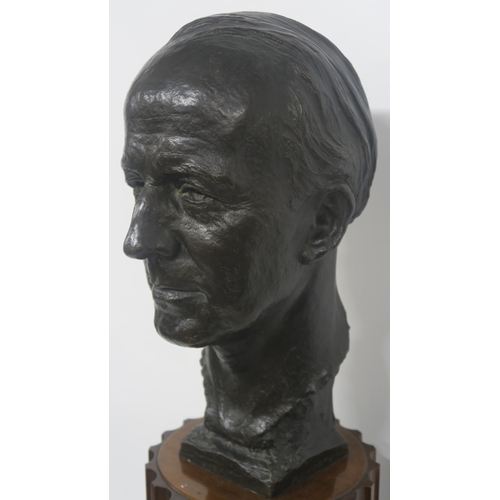 8 - CHARLES JAMES PIBWORTH (1878-1958) - A BRONZE BUST OF A MAN