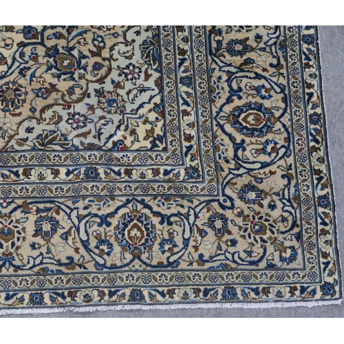 95 - A CREAM GROUND FINE KESHAN RUG