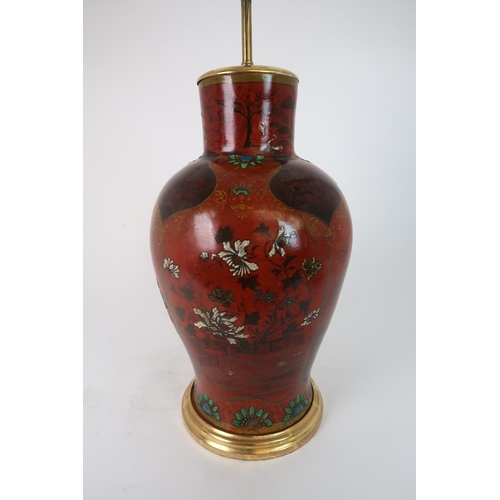 207 - A CHINESE BALUSTER TABLE LAMP