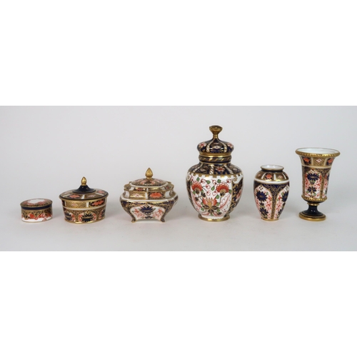 290 - A COLLECTION OF ROYAL CROWN DERBY PIECES