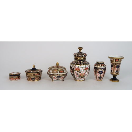 290 - A COLLECTION OF ROYAL CROWN DERBY PIECES