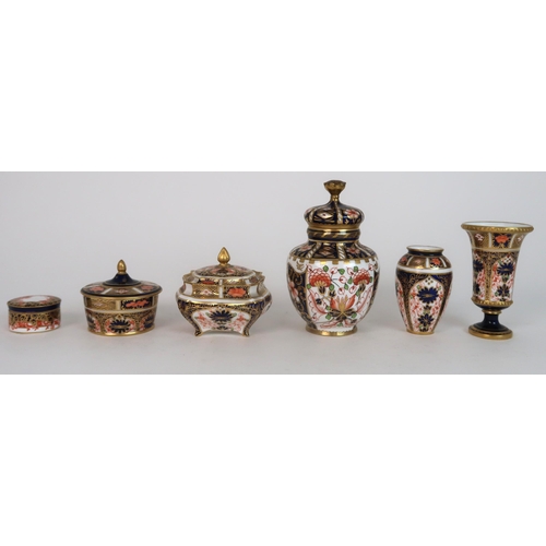 290 - A COLLECTION OF ROYAL CROWN DERBY PIECES