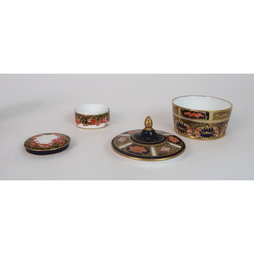 290 - A COLLECTION OF ROYAL CROWN DERBY PIECES