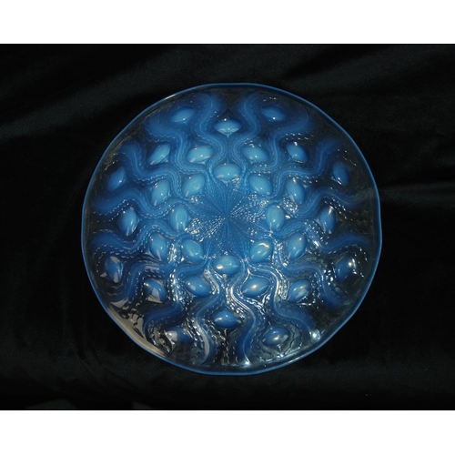 330 - LALIQUE BULBES PATTERN PLATE